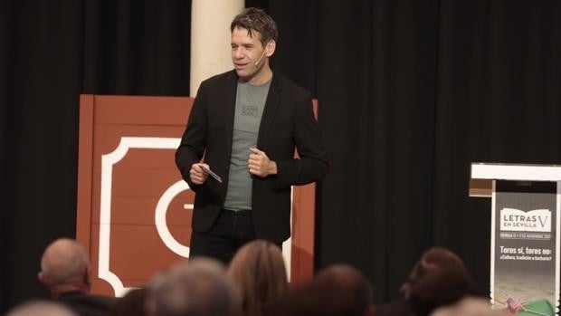 Rubén Amón: «La tauromaquia es eucaristía, muerte y vida»