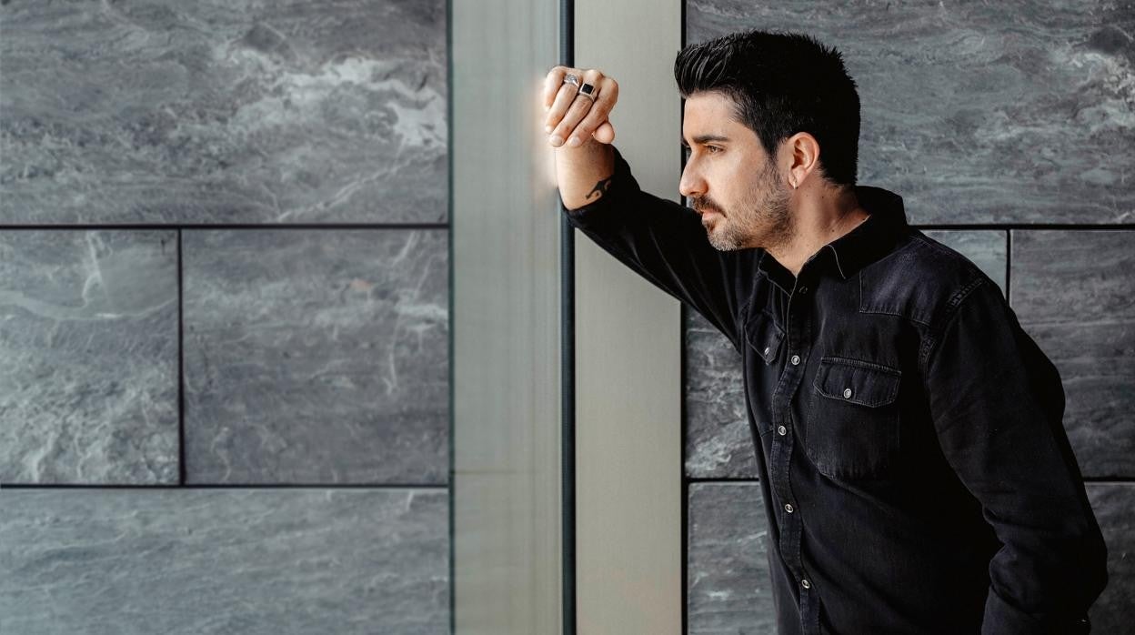 Álex Ubago repasará lo mejor de su carrera en su nuevo trabajo