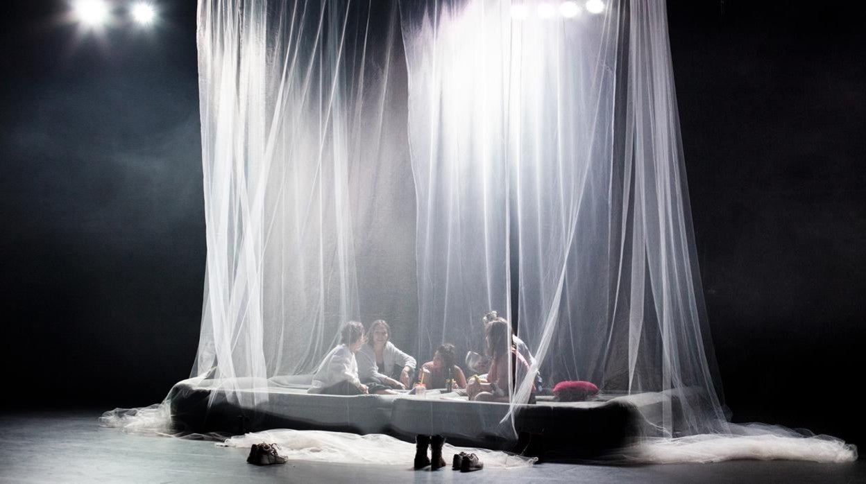 'Mucha muchacha', una compañía que ha puesto el mismo título a su primera obra de gran formato