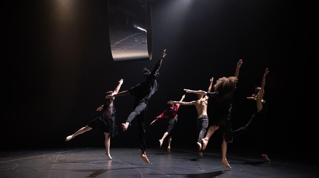 Uno de los momentos de 'Mystery/for Rosa' estrenada en el teatro Central de Sevilla