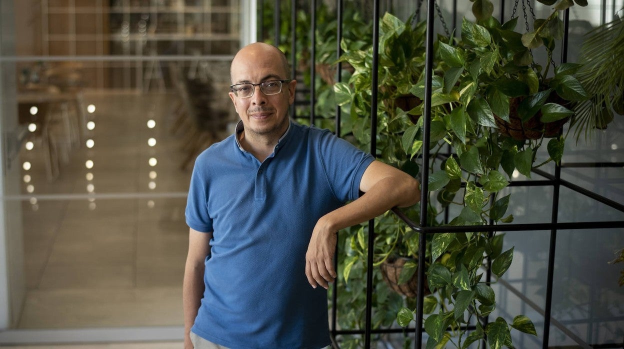 El escritor Jorge Volpi en un hotel sevillano