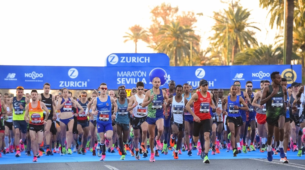 Salida del Zurich Maratón Sevilla en el Paseo de las Delicias
