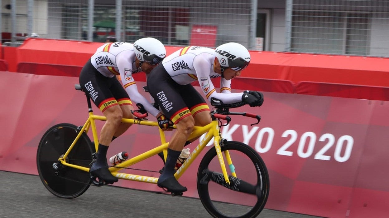 El tándem de Bellido y Teruel, en el momento de sufrir la avería