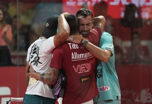 Álex Chozas, lesionado, no pudo contener las lágrimas al final del partido