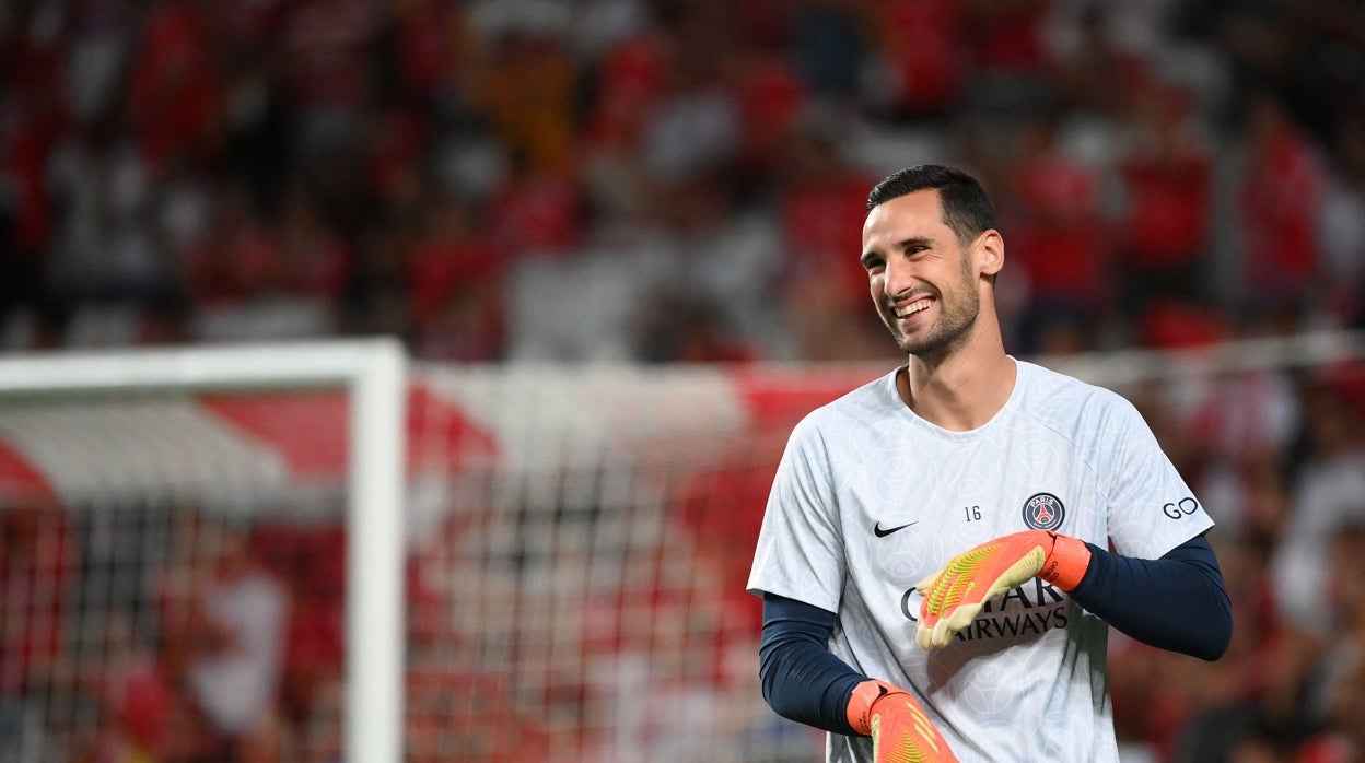 Sergio Rico, durante un calentamiento con el Paris Saint Germain