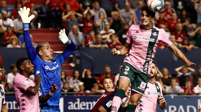 Osasuna - Betis (0-0): Un punto que no entierra las dudas