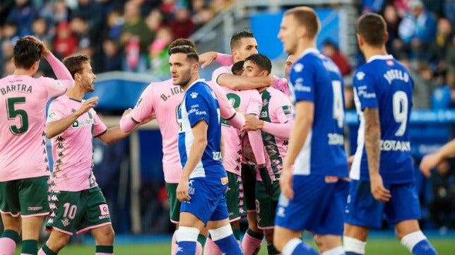 Alavés - Betis (1-1): Insuficiente punto para Europa, bueno por cómo lo sumó