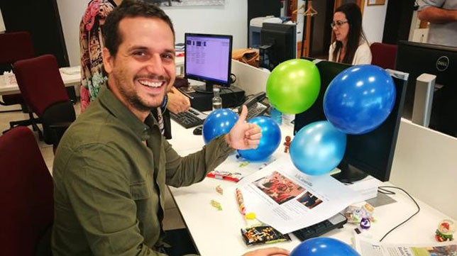 Minuto de silencio en memoria de Antonio Marroco en el Coosur Betis - Gran Canaria