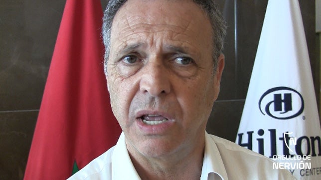 Caparrós: &quot;Me gustaría ver con detenimiento la jugada de la expulsión de Roque Mesa&quot;