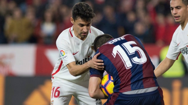 El Sevilla mira ya al Lazio con dudas, pese a su épico empate en inferioridad