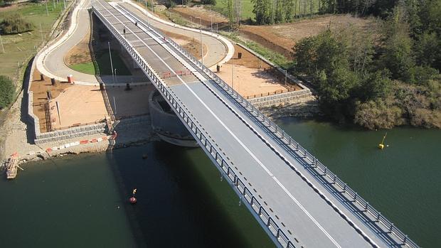 Imagen actual del puente del Cau Cau