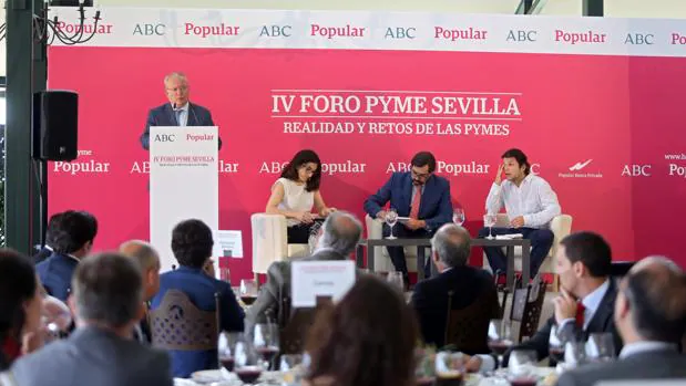 El director de ABC de Sevilla, Álvaro Ybarra, durante su intervención en el Foro