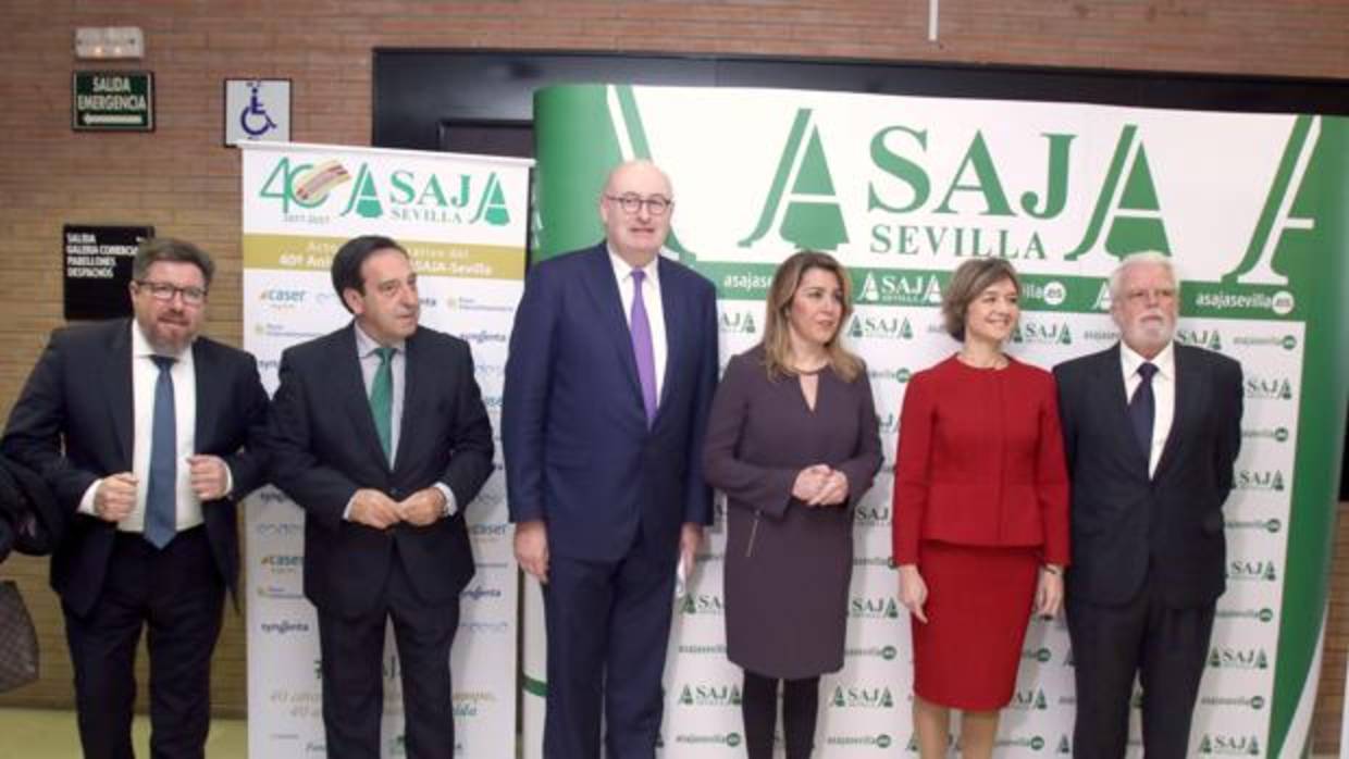 Foto de familia en el 40 aniversario de Asaja Sevilla