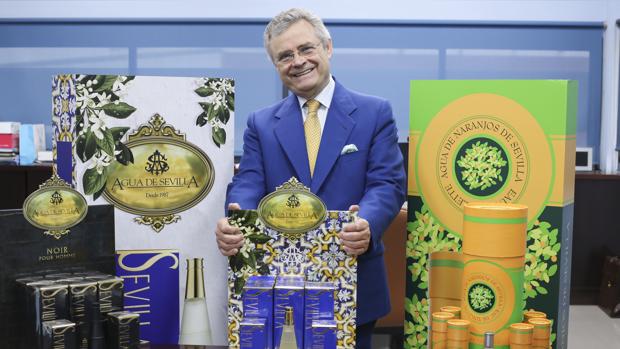 El grupo Aromas relanza los perfumes de Agua de Sevilla