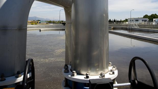 Aqualia puja por la empresa Agua y Gestión, participada por Abengoa, Cajasur y CaixaBank