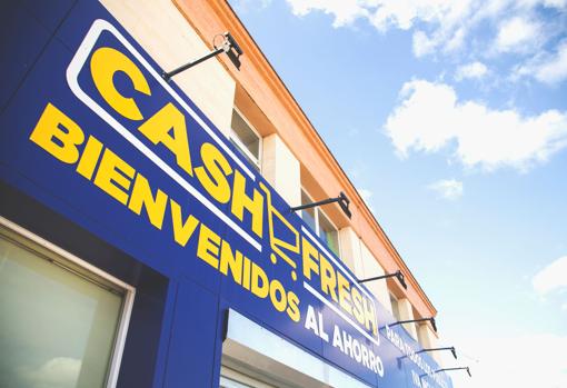 La cadena andaluza tiene abiertos 60 Cash Fresh para profesionales y particulares