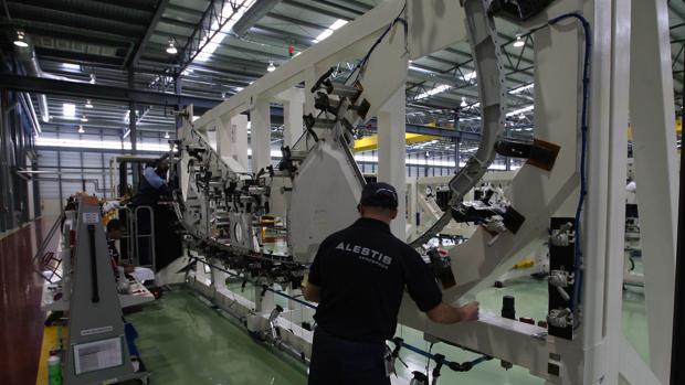 Alestis activa un ERTE para las plantas de Sevilla y Cádiz, donde trabajan 1.100 personas