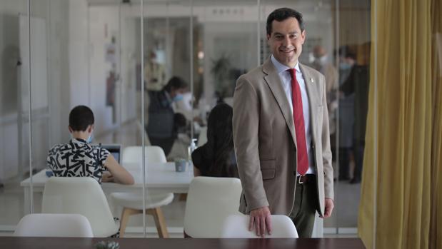 Juanma Moreno: «No es momento de subir impuestos sino de salvar al tejido productivo»