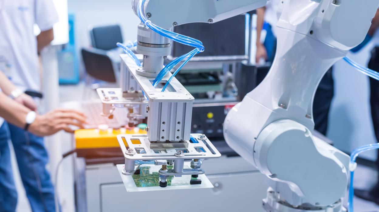 Solo 10 de cada 100 empresas en Andalucía hace innovación de manera permanente