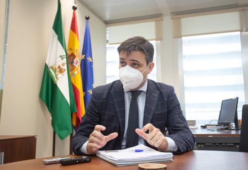 El ingeniero Cristóbal Sánchez ha trabajado con gobiernos socialistas y del PP en la Junta