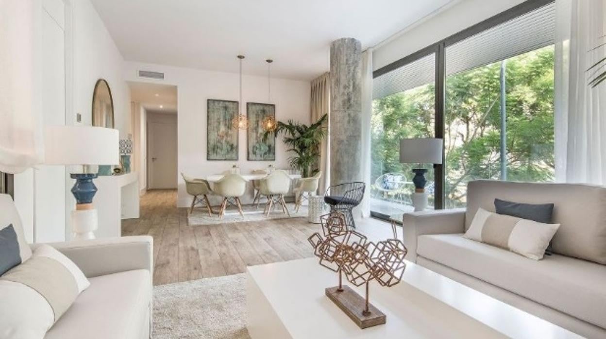 Amplio salón de un piso en Ramón y Cajal