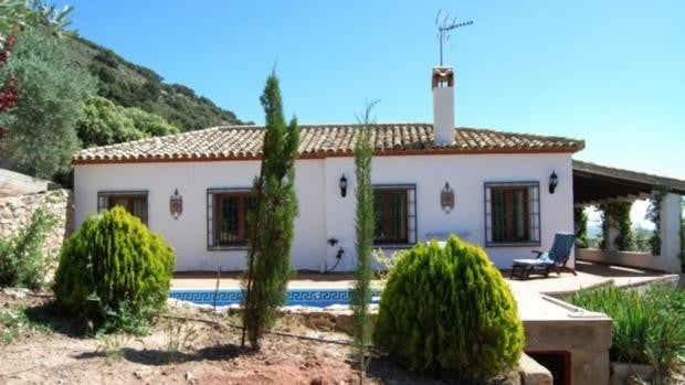Cuatro chalets en Andalucía que podrían convertirse en casas rurales