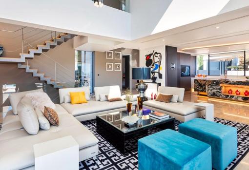 Acogedor y elegante salón de la casa