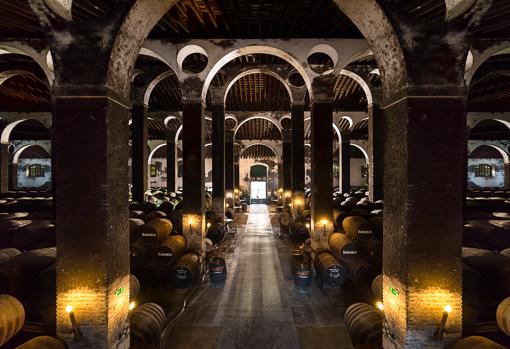 Las dieciséis bodegas que bodegas de Barbadillo tiene en Sanlúcar de Barrameda forman un especie de pueblo dentro del municipio gaditano