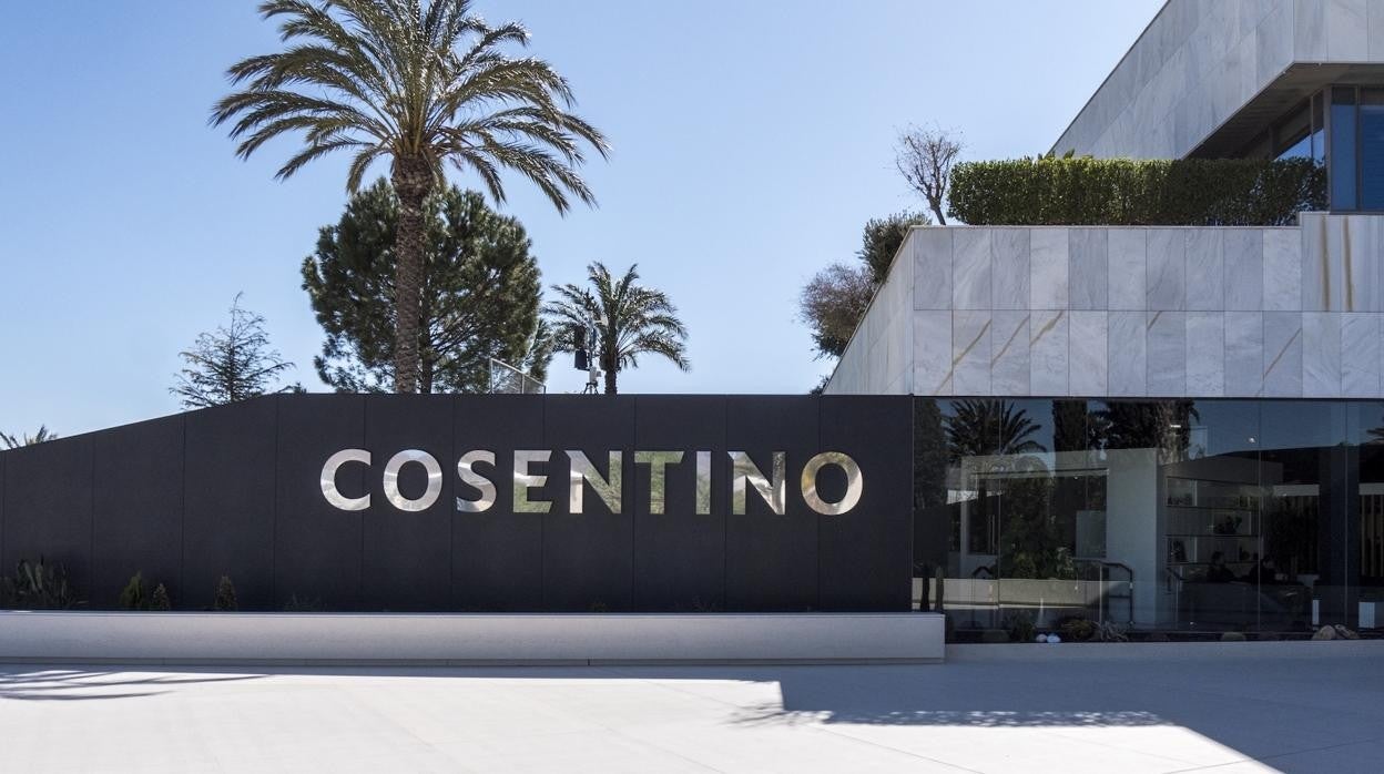 Entrada a las instalaciones de Cosentino en Cantoria, Almería