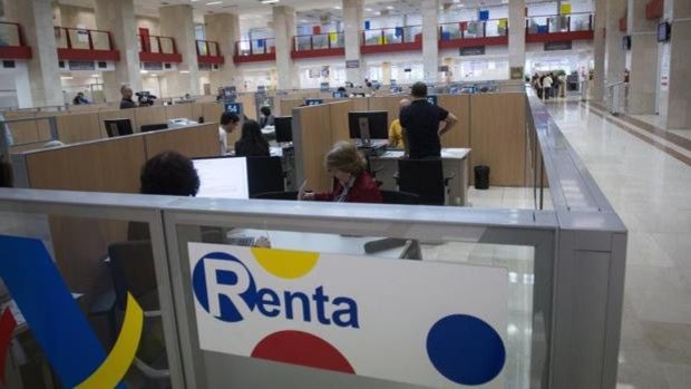 Campaña de la Renta 2021/22: El simulador para saber si la declaración sale a devolver