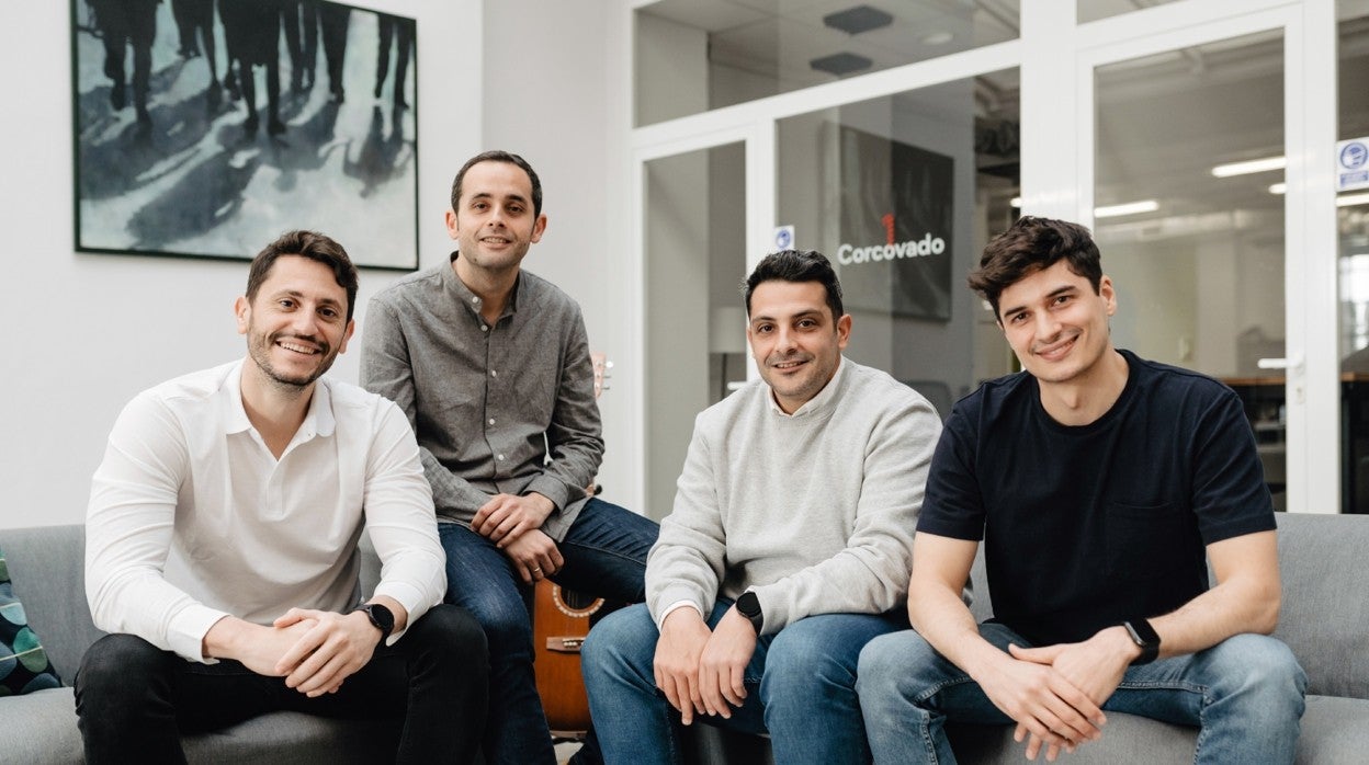 De izquierda a derecha, Jaime Quintero, Francisco José Martínez Benítez, Javier Ruiz y Enrique Ruiz, fundadores de la startup sevillana Wuolah