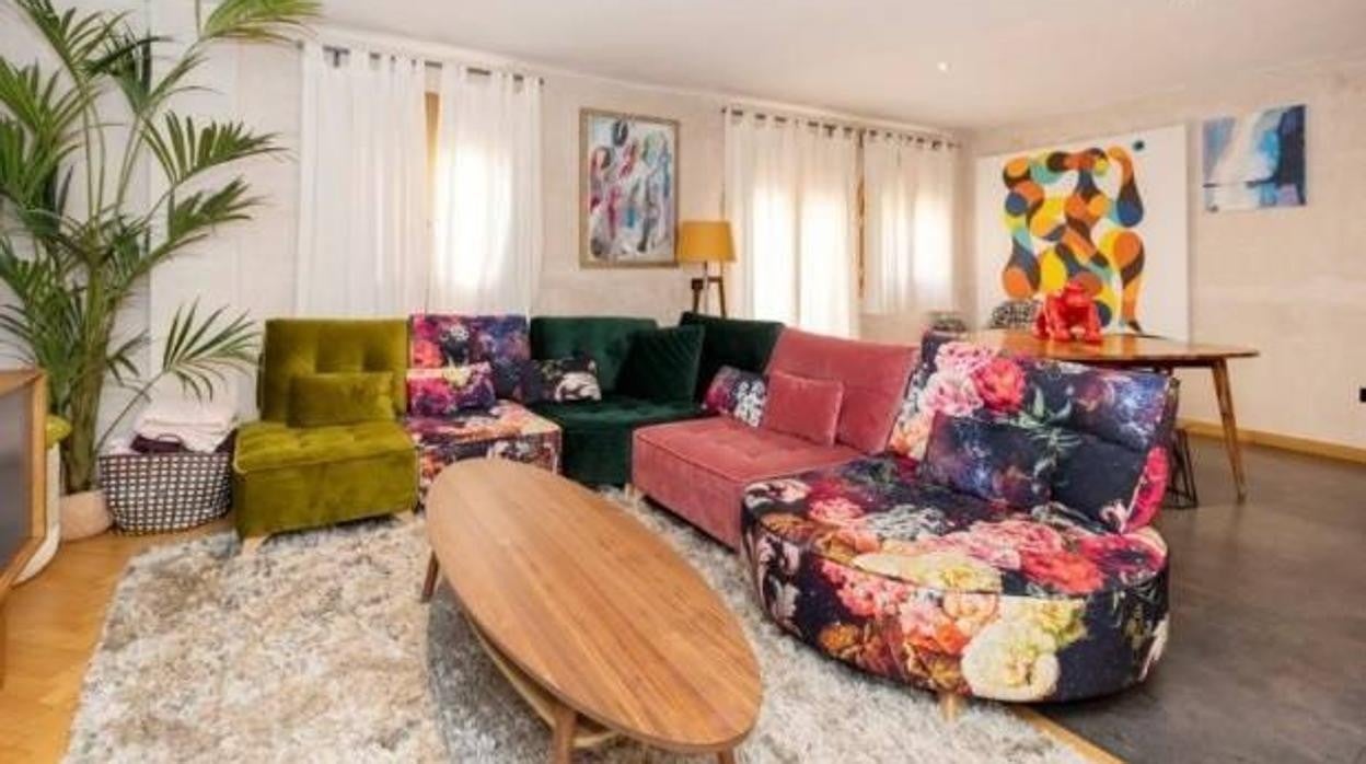 Salón de un piso a la venta en el centro de Sevilla