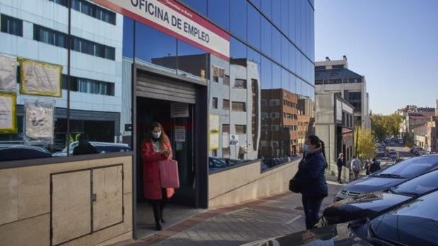El aviso del SEPE sobre un cambio en la fecha de cobro del paro y el ERTE