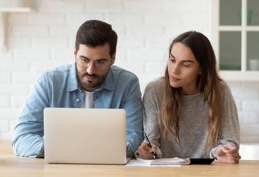 ¿Cuánto tiempo tarda Hacienda en devolver el dinero de la declaración de la Renta?