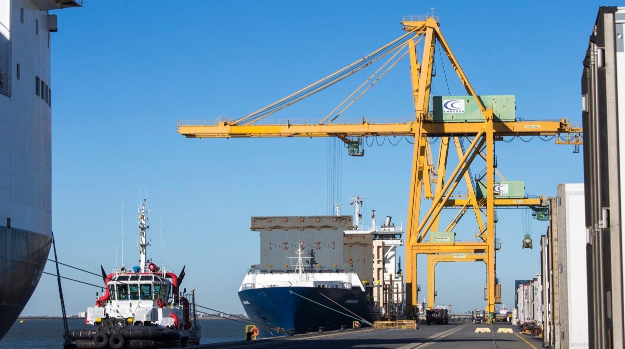 Muelle Sur del complejo portuario onubense