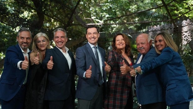 Juanma Moreno advierte: «La maquinaria engrasada durante de 40 años de socialismo lo va a poner todo derrotarnos»