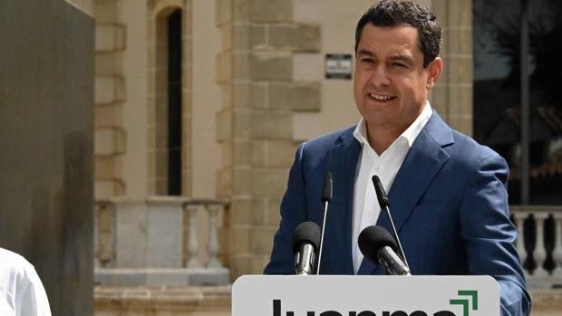 Currículum de Juanma Moreno: experto en Protocolo y larga vida en el Partido Popular