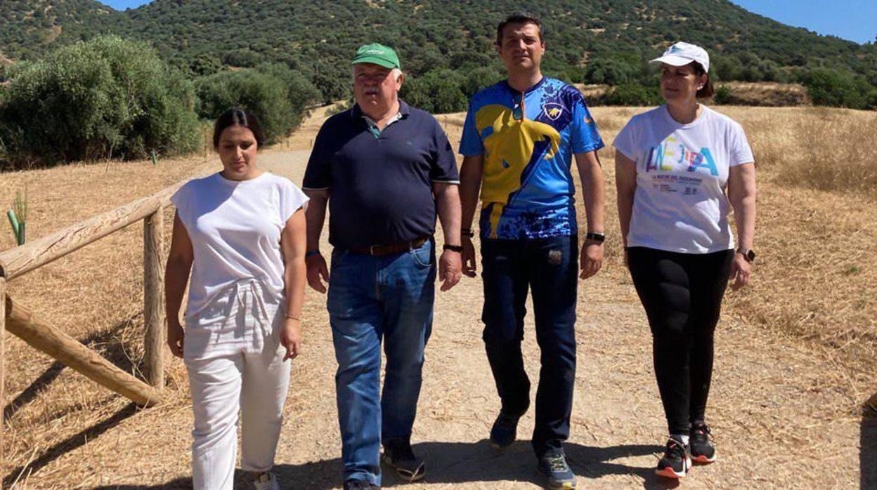 Beatriz Jurado, Jesús Aguirre, José María Bellido y Blanca Torrent, en el Cinturón Verde de Córdoba