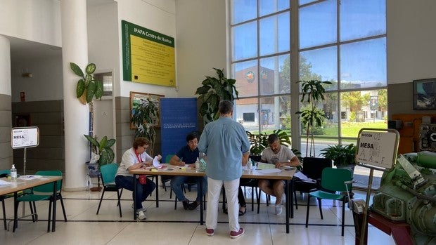 Huelva confía sus votos al PP y deja a los socialistas sin otro de sus bastiones