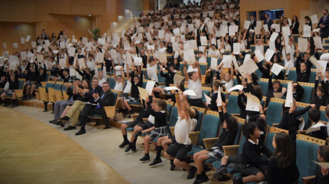 Más de 300 alumnos del Colegio CEU San Pablo Sevilla superan con éxito los exámenes de Cambridge