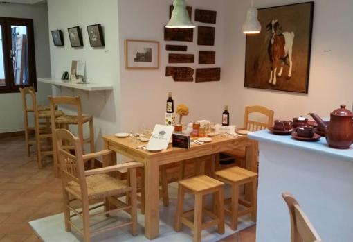 Acogedor interior del restaurante