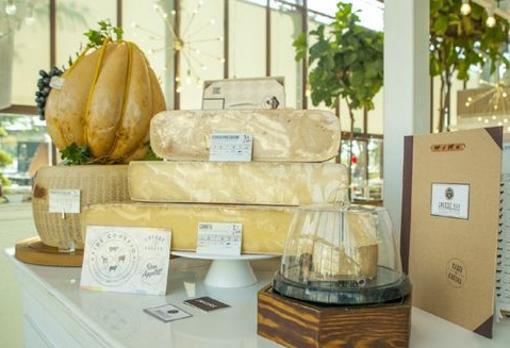 Algunos quesos de este establecimiento