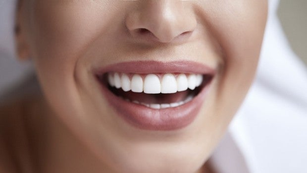 10 alimentos que blanquean los dientes