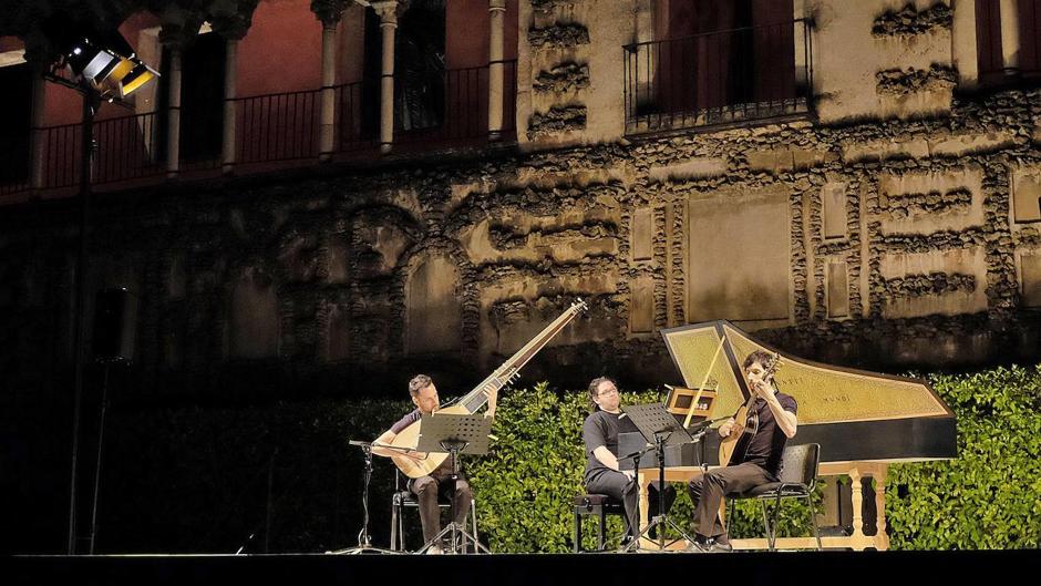 Diez sitios donde picar algo antes de ir a las Noches en los Jardines del Alcázar