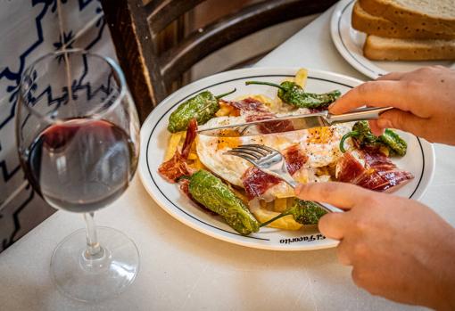 El Favorito, un bar muy sevillano de Ovejas Negras Company