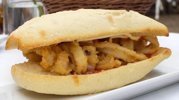 Diez bocadillos de calamares diferentes para tomar en Córdoba