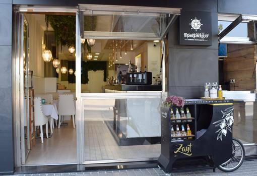 Entrada del nuevo restaurante Puertochico