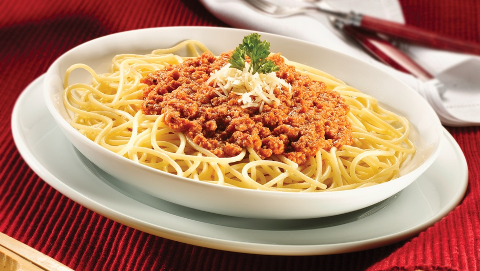 Cocina estos sencillos espaguetis a la boloñesa, el plato favorito de los niños