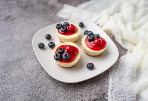 Los frutos rojos combinan muy bien con la tarta de queso
