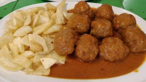 Quince bares y restaurantes en Sevilla donde comer bien a precios populares